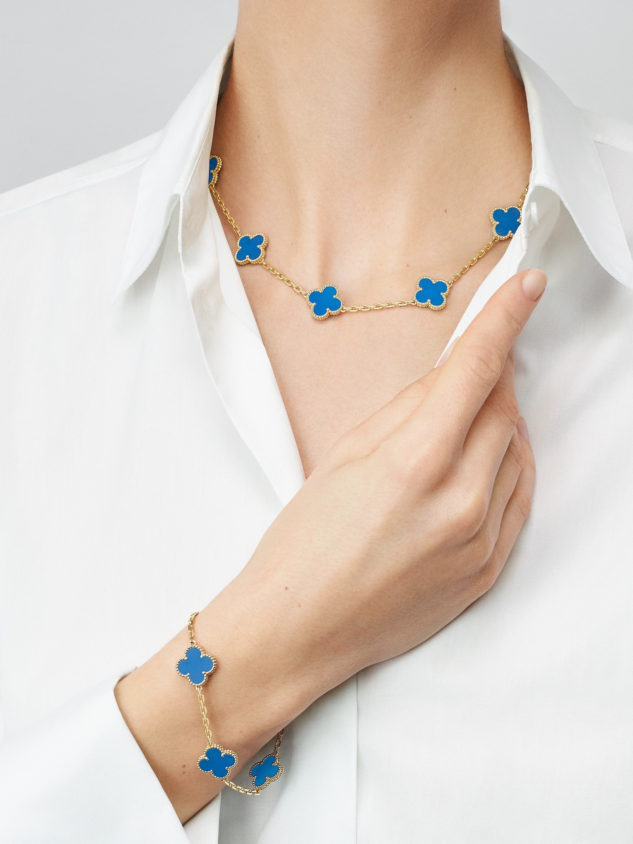COLLIER VINTAGE ALHAMBRA 7 MOTIFS BLEU CIEL