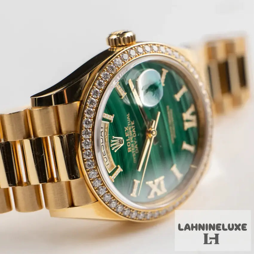 Day-Date Yellow Gold Green Malachite Dial Diamond Bezel (2021)