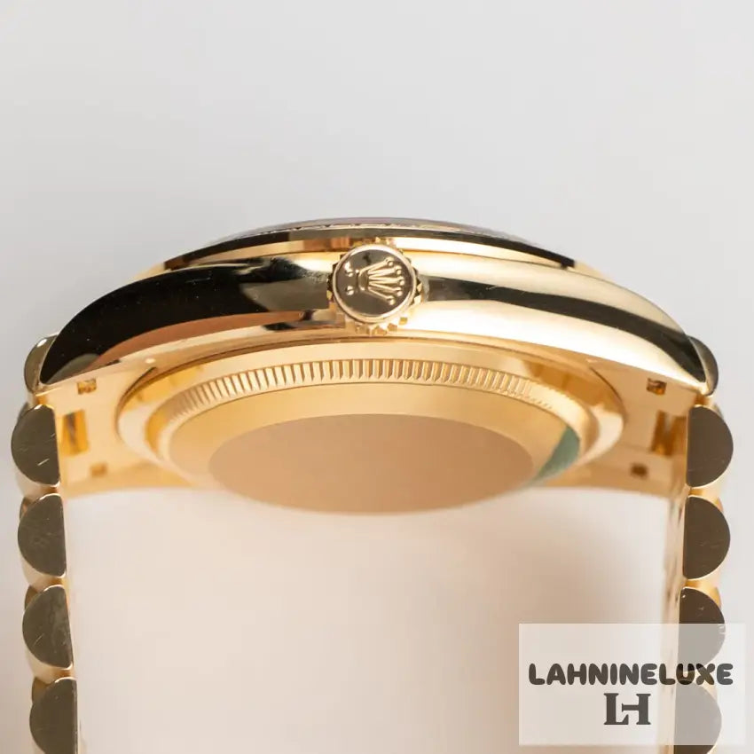 Day-Date Yellow Gold Green Malachite Dial Diamond Bezel (2021)