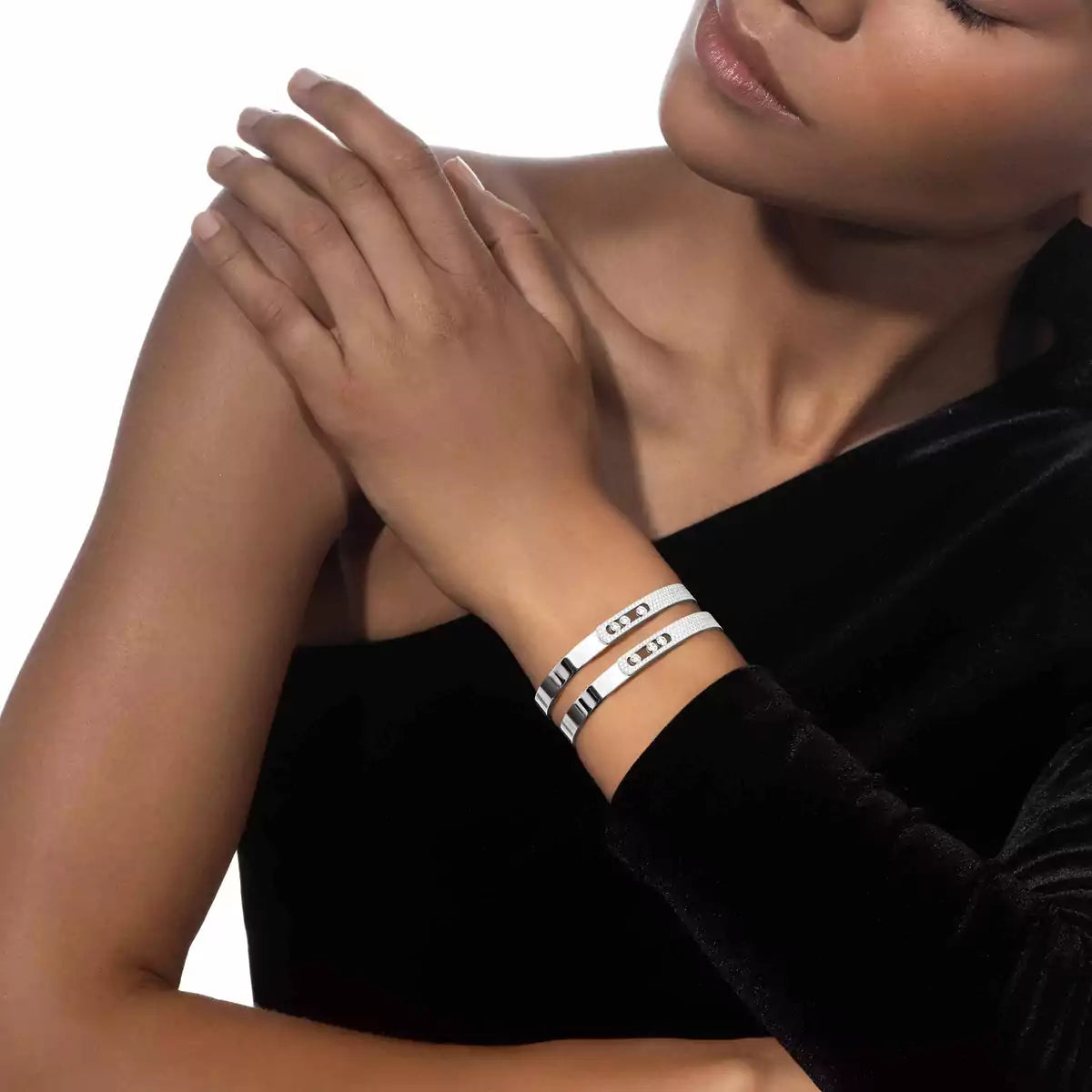 BRACELET MESSIKA BANGLE MOVE NOA SEMI PAVÉ WHITE GOLD