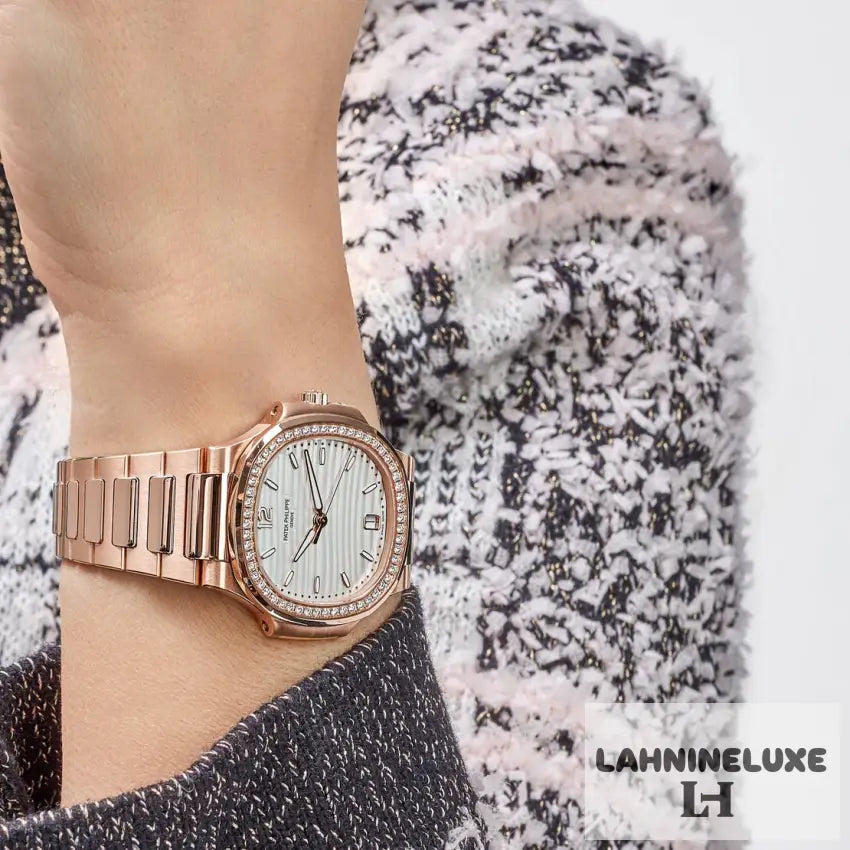 Patek Philippe Nautilus 7118/1200R-001 ’Ladies’ Rose Gold Silver Dial Diamond Bezel