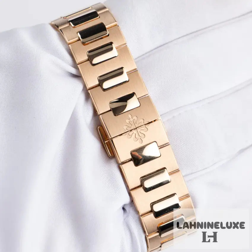 Patek Philippe Nautilus ’Ladies’ Rose Gold Diamond Bezel (2026)